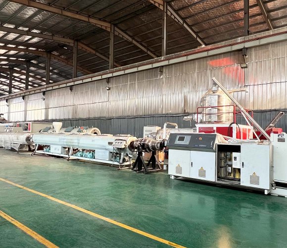 خط إنتاج أنابيب PE مستعملة مقاس 315 مم