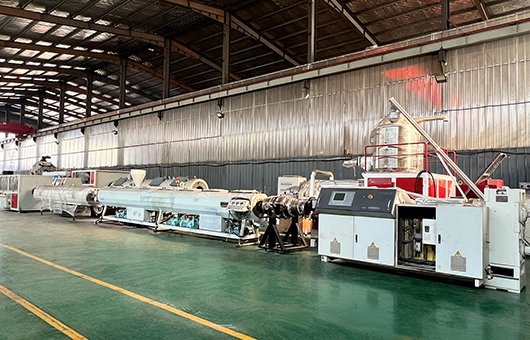 خط إنتاج أنابيب PE مستعملة مقاس 315 مم